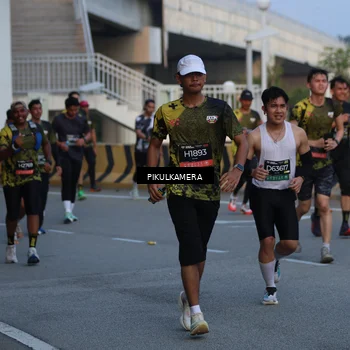 Runner Photo 6258035