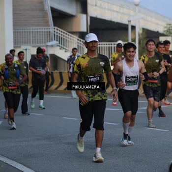 Runner Photo 6258039