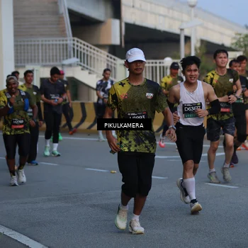 Runner Photo 6258045