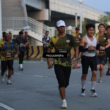 Runner Photo 6258047