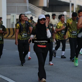 Runner Photo 6258100