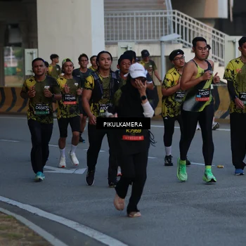 Runner Photo 6258115