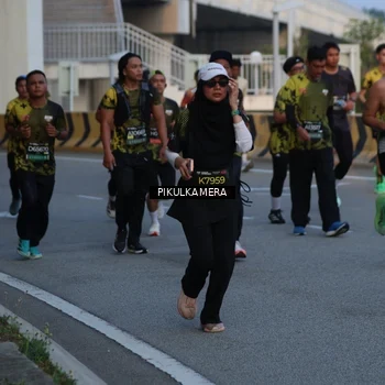 Runner Photo 6258136