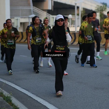Runner Photo 6258173