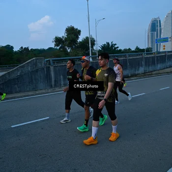 Runner Photo 6258176