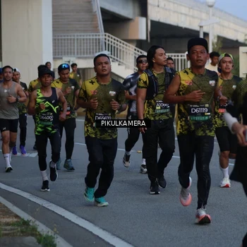 Runner Photo 6258188