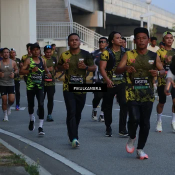 Runner Photo 6258207