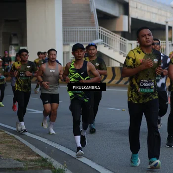 Runner Photo 6258213