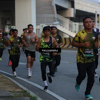 Runner Photo 6258214