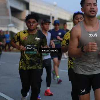 Runner Photo 6258296