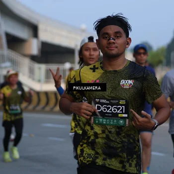 Runner Photo 6258330