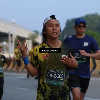 Runner Photo 6258335