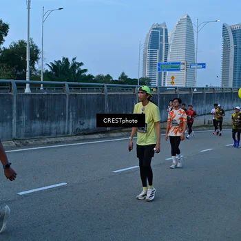 Runner Photo 6258344