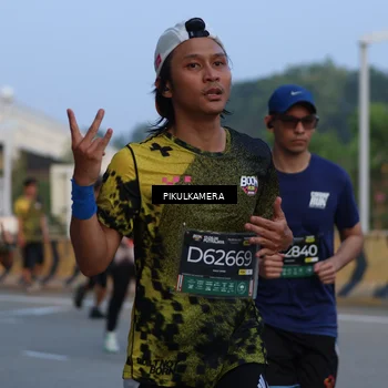 Runner Photo 6258362