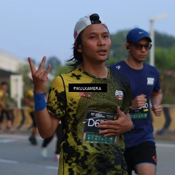 Runner Photo 6258371