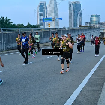 Runner Photo 6258372