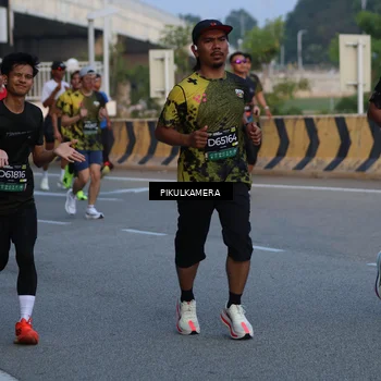 Runner Photo 6258426