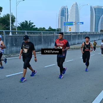 Runner Photo 6258430