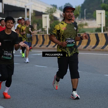 Runner Photo 6258440