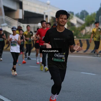 Runner Photo 6258454
