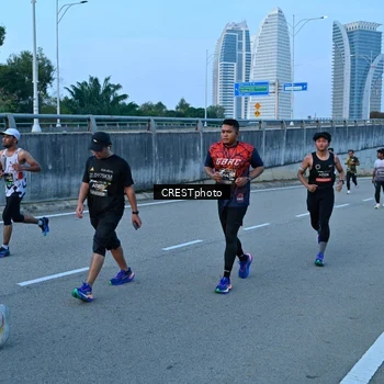 Runner Photo 6258468