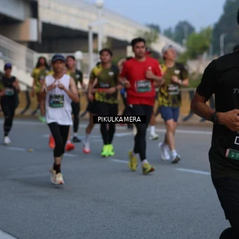 Runner Photo 6258483