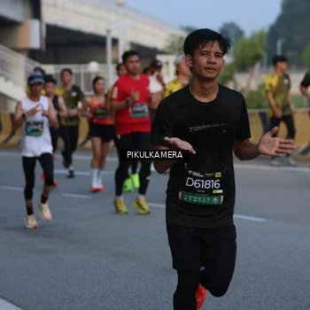 Runner Photo 6258496