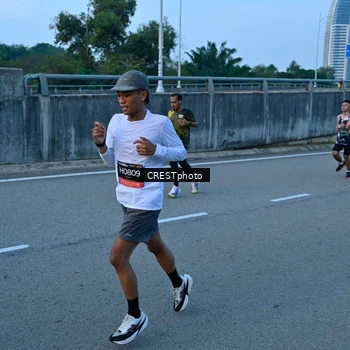 Runner Photo 6258497