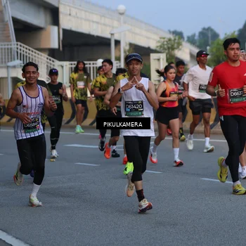 Runner Photo 6258527