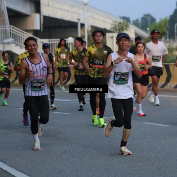 Runner Photo 6258542