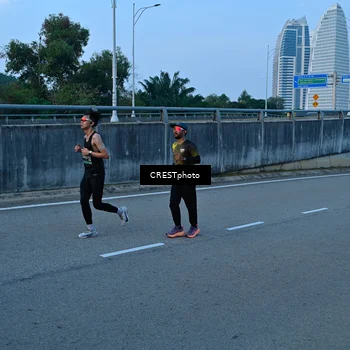 Runner Photo 6258577