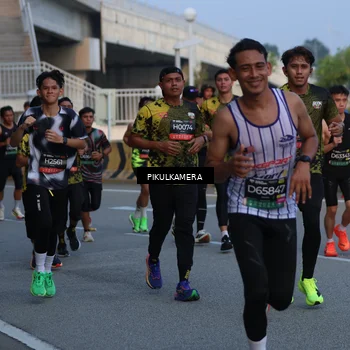 Runner Photo 6258579