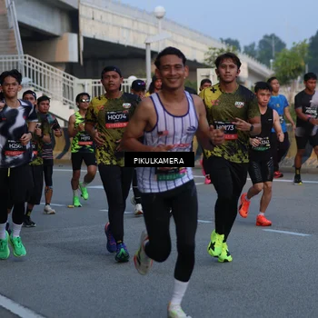 Runner Photo 6258592