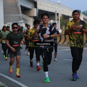 Runner Photo 6258595
