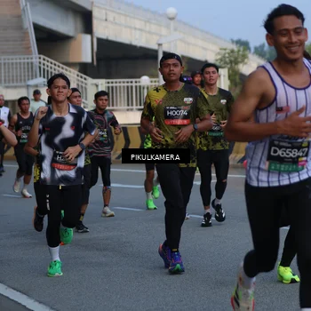 Runner Photo 6258596