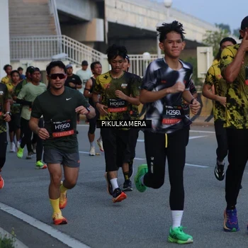 Runner Photo 6258639