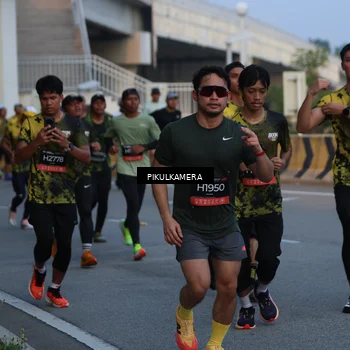 Runner Photo 6258682