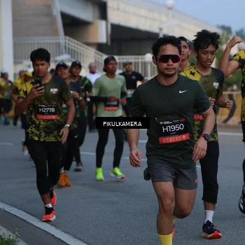Runner Photo 6258694