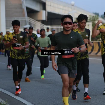 Runner Photo 6258700