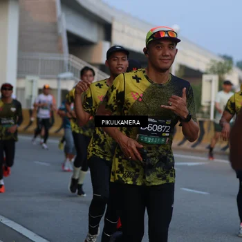Runner Photo 6258741