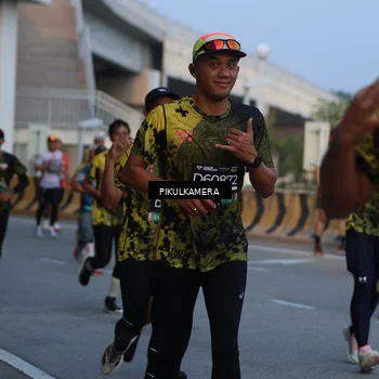 Runner Photo 6258748