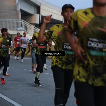 Runner Photo 6258771