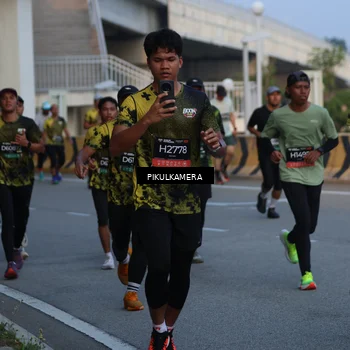 Runner Photo 6258773