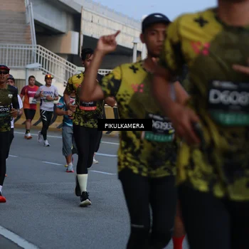 Runner Photo 6258774
