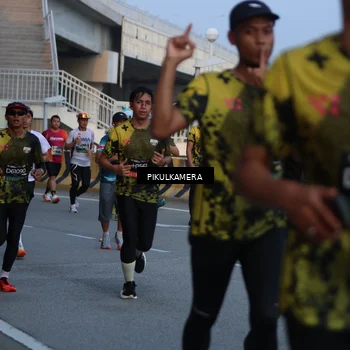 Runner Photo 6258799
