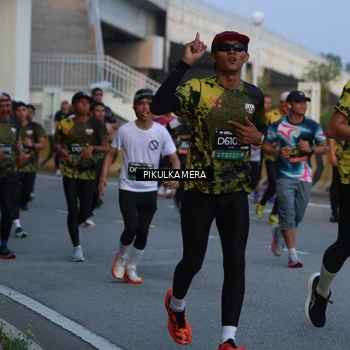Runner Photo 6258842