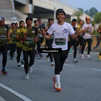 Runner Photo 6258853