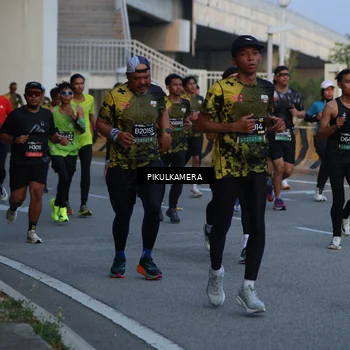 Runner Photo 6258870