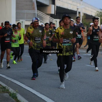 Runner Photo 6258871