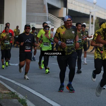 Runner Photo 6258894